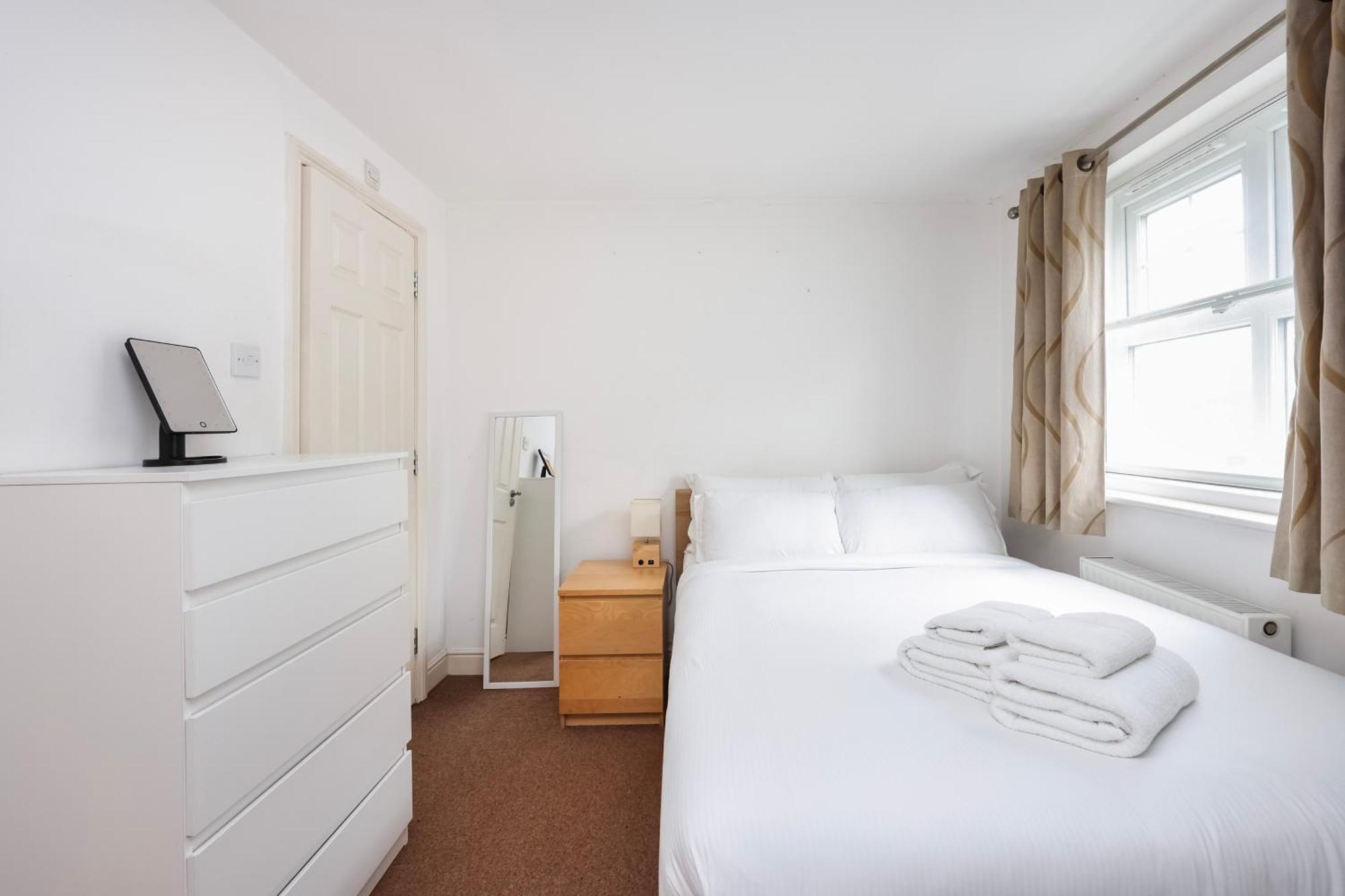 Vibrant Clapham Double Bedroom Londra Esterno foto